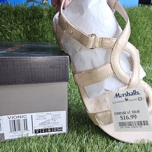 Women's summer shoe.